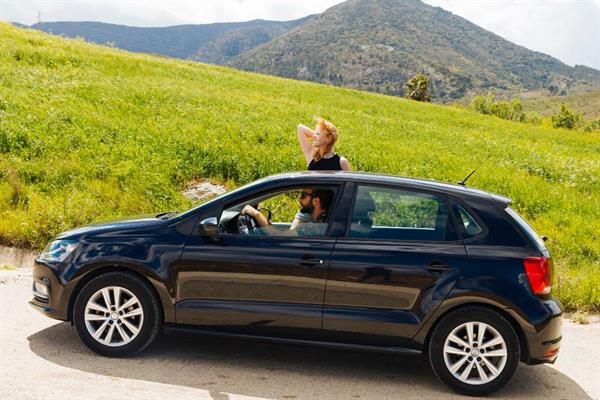 Construindo estradas e história: a Volkswagen e seus carros no Brasil