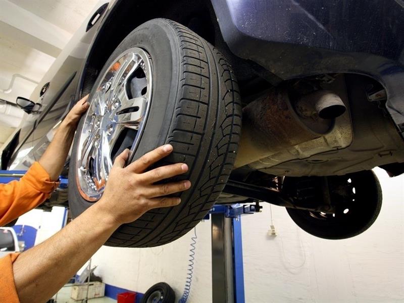 Revisão do carro para as férias