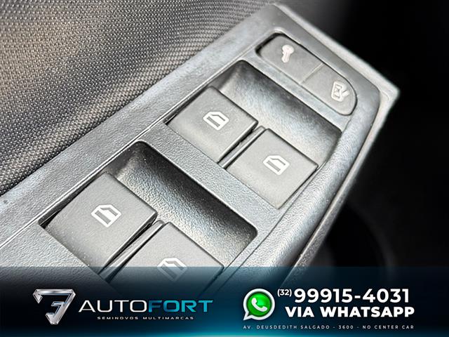 VOLKSWAGEN Fox 1.0 MI TOTAL FLEX 8V 5P 2012