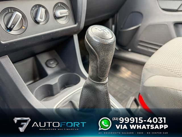 VOLKSWAGEN Fox 1.0 MI TOTAL FLEX 8V 5P 2012