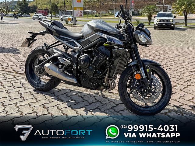 TRIUMPH STREET TRIPLE 765 R 2024