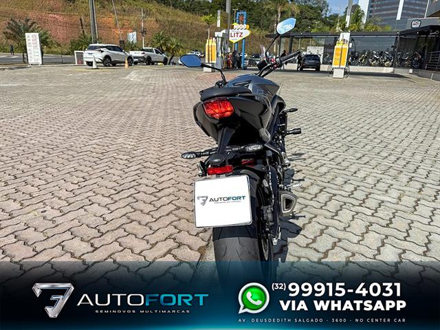 TRIUMPH STREET TRIPLE 765 R 2024
