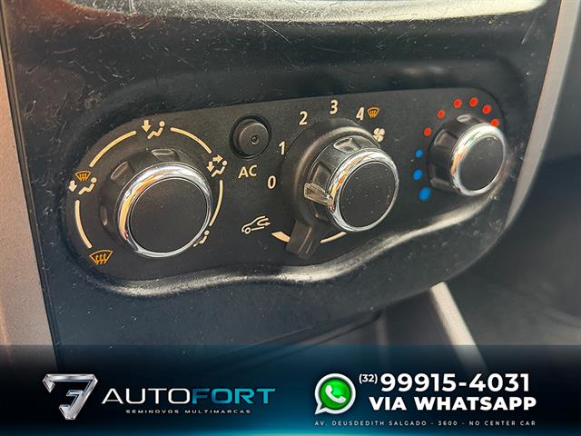 RENAULT SANDERO AUTHENTIQUE HI-FLEX 1.0 16V 5P 2013