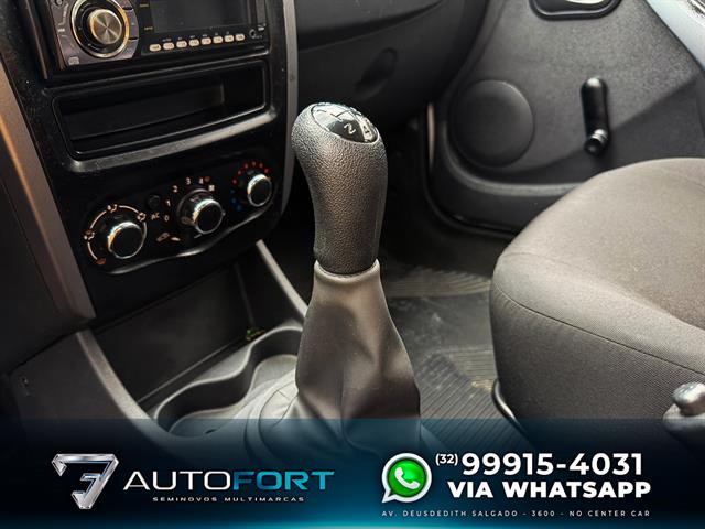 RENAULT SANDERO AUTHENTIQUE HI-FLEX 1.0 16V 5P 2013