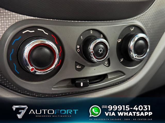 FIAT PALIO ESSENCE DUALOGIC 1.6 FLEX 16V 5P 2016