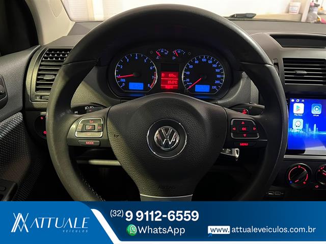 VOLKSWAGEN POLO SEDAN I MOTION  1.6 TOTAL FLEX  4P 2011