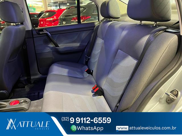 VOLKSWAGEN POLO SEDAN I MOTION  1.6 TOTAL FLEX  4P 2011