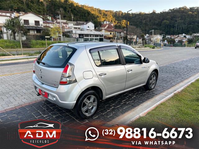 RENAULT SANDERO TECHRUN HI-FLEX 1.0 16V 5P 2014