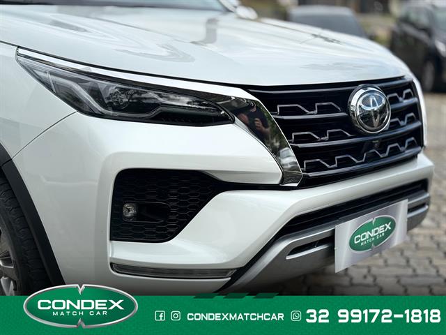 TOYOTA Hilux CD SRX 4X4 2.8 TDI 16V DIESEL AUT. 2023