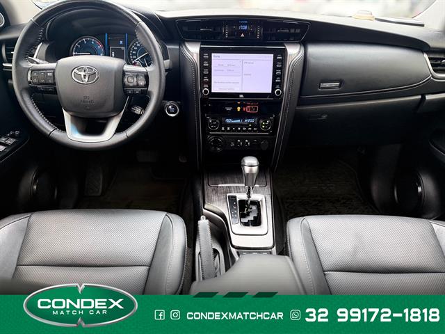 TOYOTA Hilux CD SRX 4X4 2.8 TDI 16V DIESEL AUT. 2023