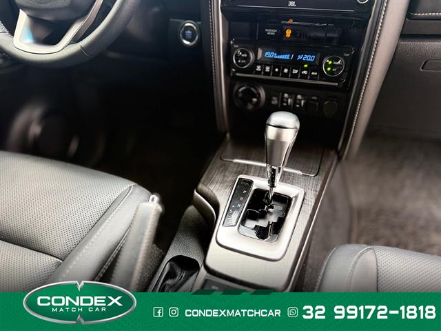 TOYOTA Hilux CD SRX 4X4 2.8 TDI 16V DIESEL AUT. 2023