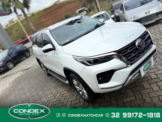 TOYOTA Hilux CD SRX 4X4 2.8 TDI 16V DIESEL AUT. 2023