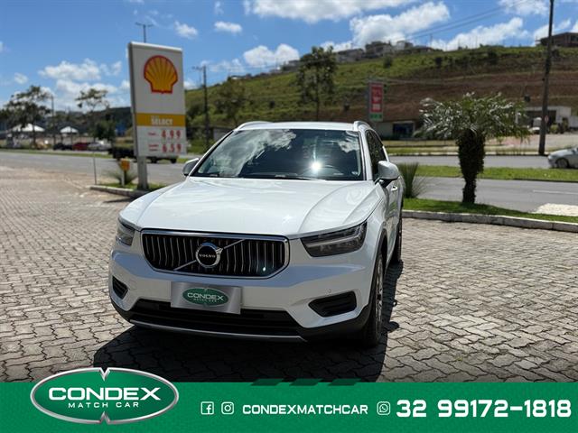 VOLVO XC 40 T-5 HÍBRIDO MOMENTUM 1.5 262CV FWD 2021