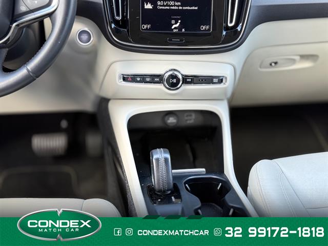 VOLVO XC 40 T-5 HÍBRIDO MOMENTUM 1.5 262CV FWD 2021