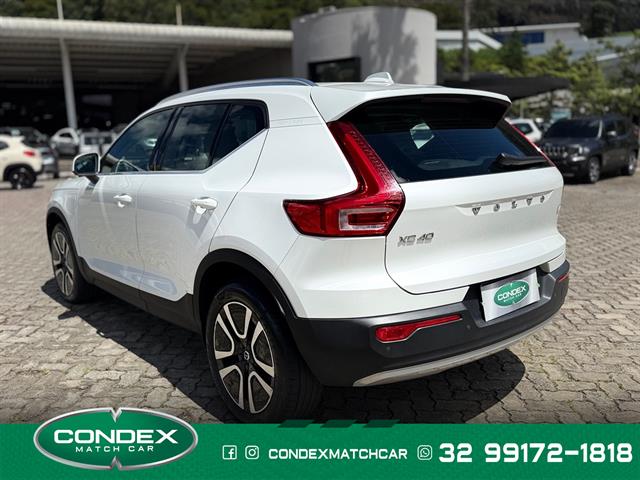 VOLVO XC 40 T-5 HÍBRIDO MOMENTUM 1.5 262CV FWD 2021