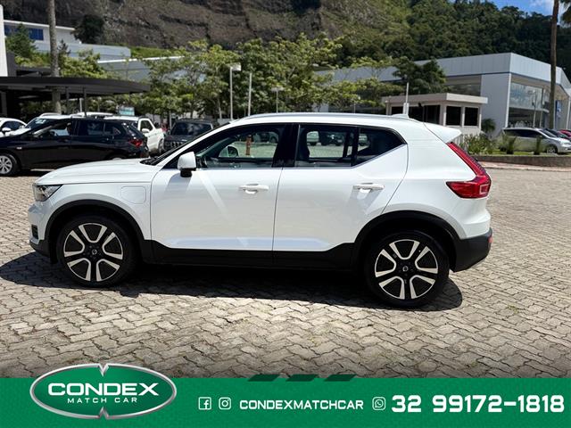 VOLVO XC 40 T-5 HÍBRIDO MOMENTUM 1.5 262CV FWD 2021