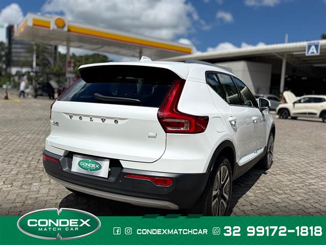 VOLVO XC 40 T-5 HÍBRIDO MOMENTUM 1.5 262CV FWD 2021