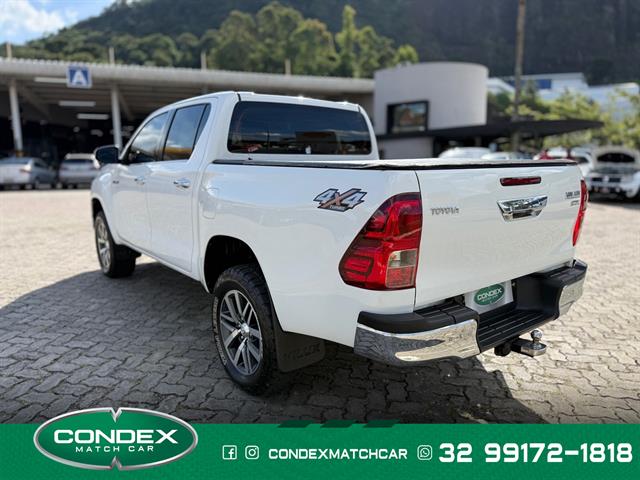 TOYOTA HILUX CD SRX 4X4 2.8 TDI 16V DIESEL AUT. 2017