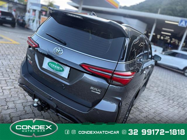 TOYOTA Hilux SW4 SRX 4X4 2.8 TDI 16V DIES. AUT. 2024