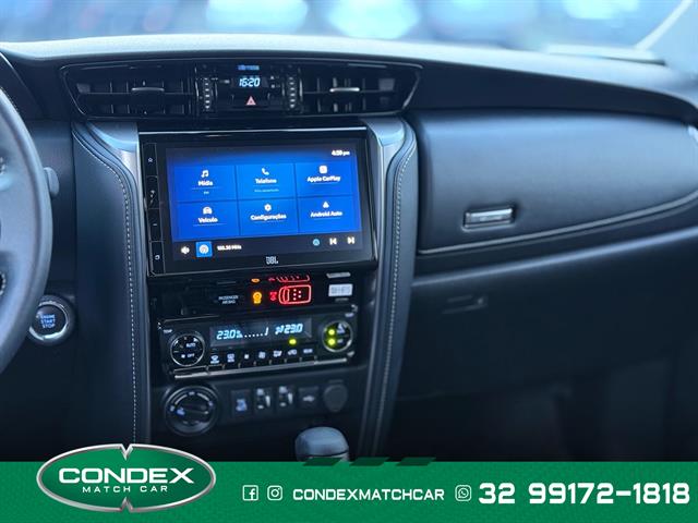 TOYOTA Hilux SW4 SRX 4X4 2.8 TDI 16V DIES. AUT. 2024