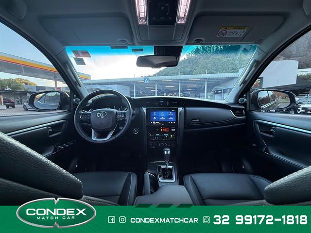 TOYOTA Hilux SW4 SRX 4X4 2.8 TDI 16V DIES. AUT. 2024
