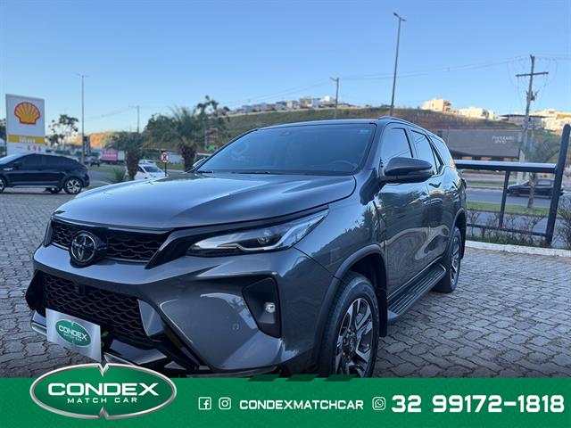 TOYOTA Hilux SW4 SRX 4X4 2.8 TDI 16V DIES. AUT. 2024
