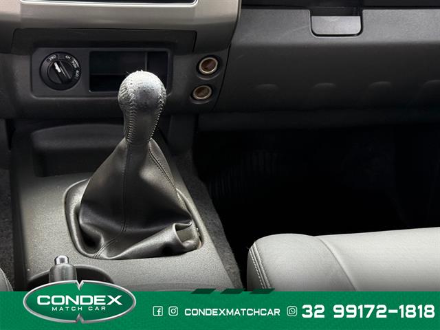 NISSAN FRONTIER SV AT.CD 4X4 2.5 TB DIESEL MEC. 2015