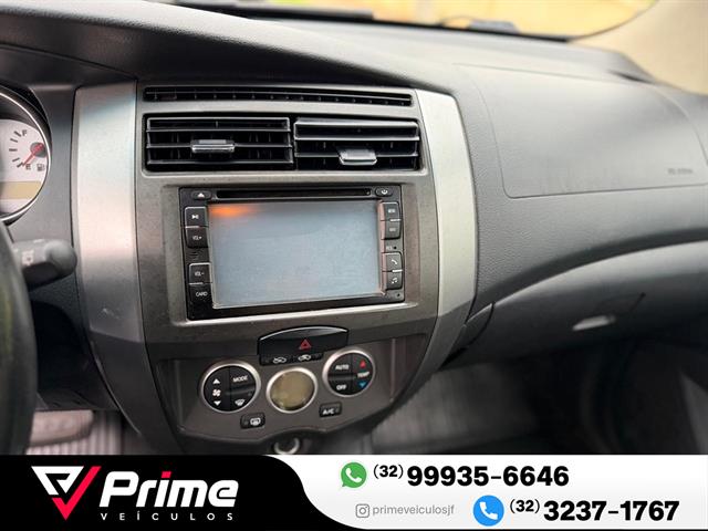 NISSAN LIVINA GRAND SL 1.8 16V FLEX FUEL AUT. 2014