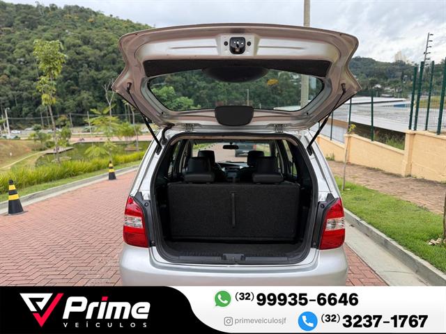 NISSAN LIVINA GRAND SL 1.8 16V FLEX FUEL AUT. 2014