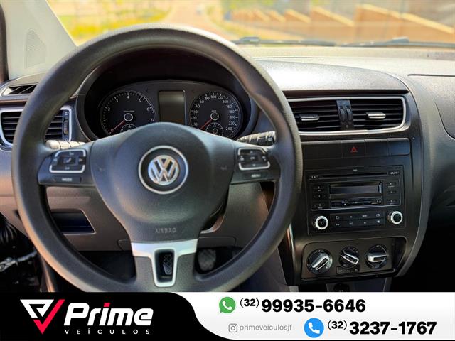 VOLKSWAGEN FOX 1.6 MI TOTAL FLEX 8V 5P 2013
