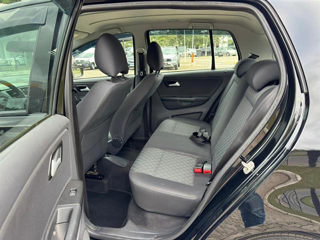 VOLKSWAGEN Fox TRENDLINE 1.6 FLEX 8V 5P 2015