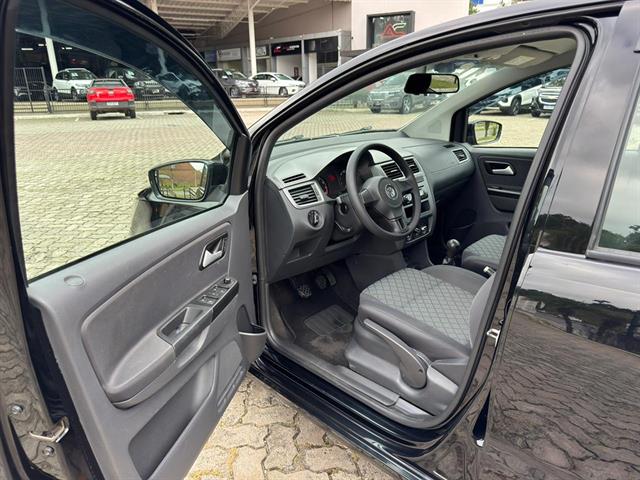 VOLKSWAGEN Fox TRENDLINE 1.6 FLEX 8V 5P 2015