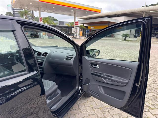 VOLKSWAGEN Fox TRENDLINE 1.6 FLEX 8V 5P 2015