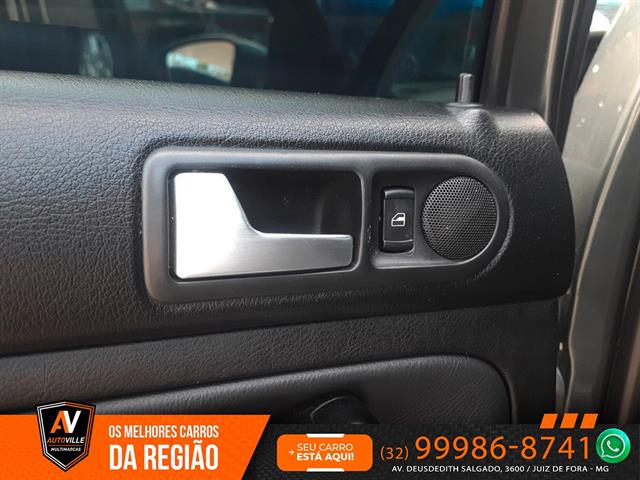 VOLKSWAGEN GOLF SPORTLINE 1.6 MI TOTAL FLEX 8V 4P 2013