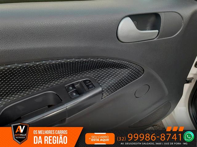 VOLKSWAGEN VOYAGE TRENDLINE 1.6 T.FLEX 8V 4P 2015