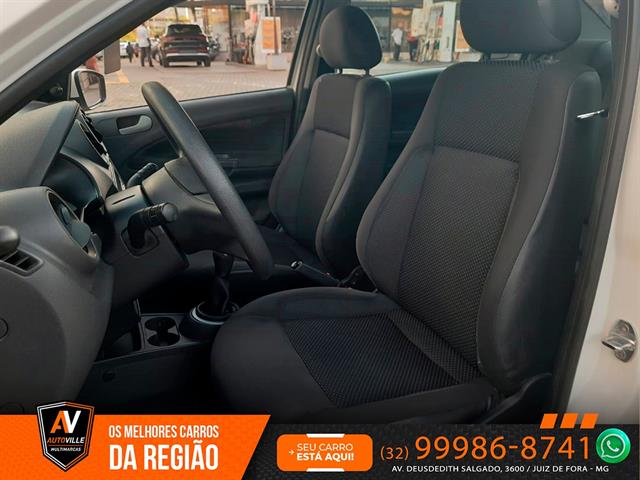 VOLKSWAGEN VOYAGE TRENDLINE 1.6 T.FLEX 8V 4P 2015