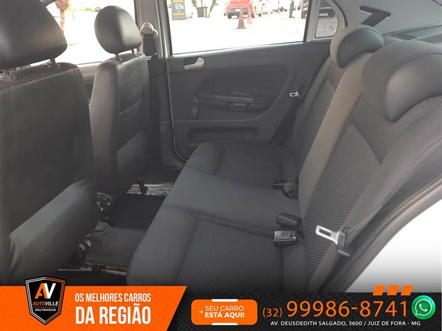 VOLKSWAGEN VOYAGE TRENDLINE 1.6 T.FLEX 8V 4P 2015