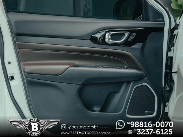 JEEP COMMANDER OVERL. 2.2 TD 4X4 DIESEL AUT. 2026