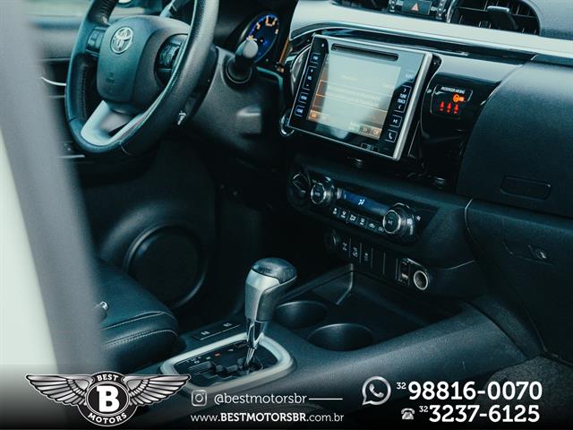 TOYOTA HILUX CD SRX 4X4 2.8 TDI 16V DIESEL AUT. 2017
