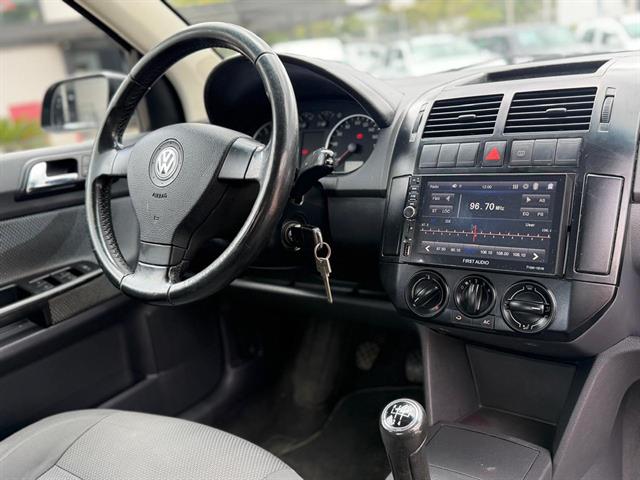 VOLKSWAGEN POLO SEDAN 1.6 MI TOTAL FLEX 8V 4P 2009