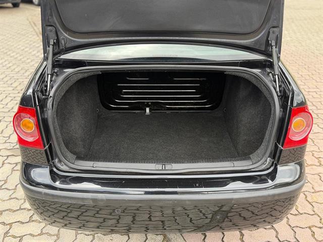 VOLKSWAGEN POLO SEDAN 1.6 MI TOTAL FLEX 8V 4P 2009