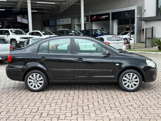 VOLKSWAGEN POLO SEDAN 1.6 MI TOTAL FLEX 8V 4P 2009