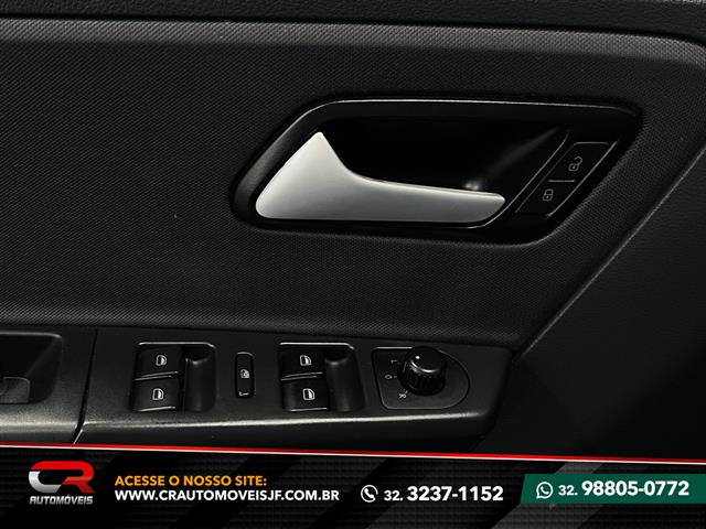 VOLKSWAGEN FOX 1.6 MI TOTAL FLEX 8V 5P 2014