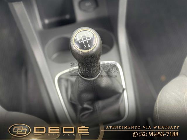 VOLKSWAGEN Fox 1.0 MI TOTAL FLEX 8V 5P 2013