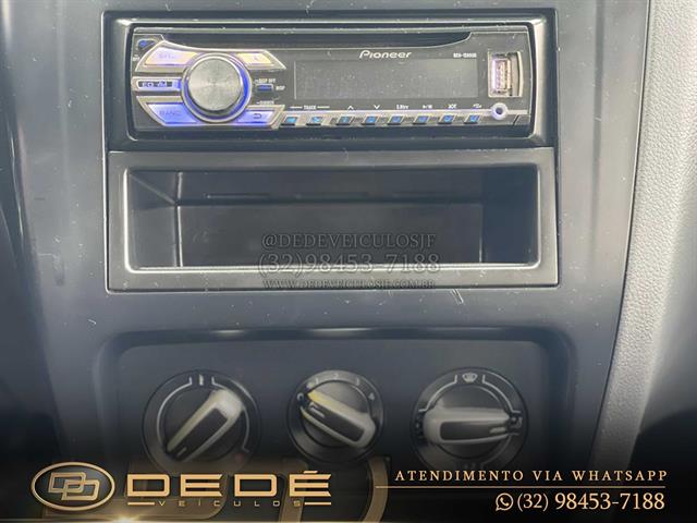 VOLKSWAGEN Fox 1.0 MI TOTAL FLEX 8V 5P 2013