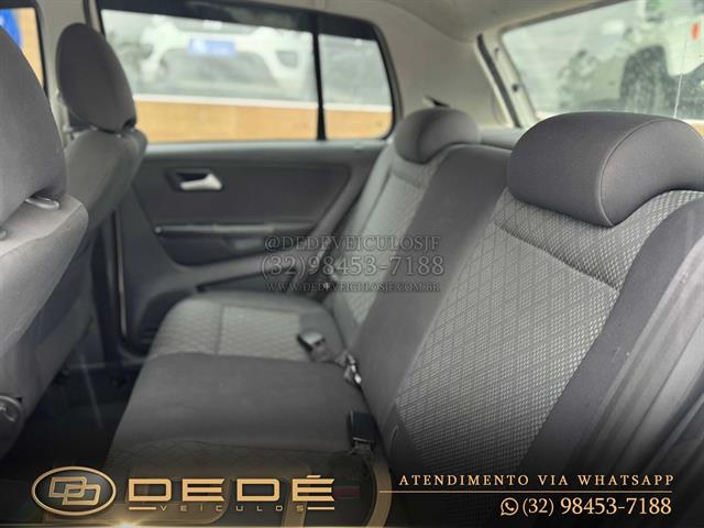 VOLKSWAGEN FOX TRENDLINE 1.0 FLEX 8V 5P 2015