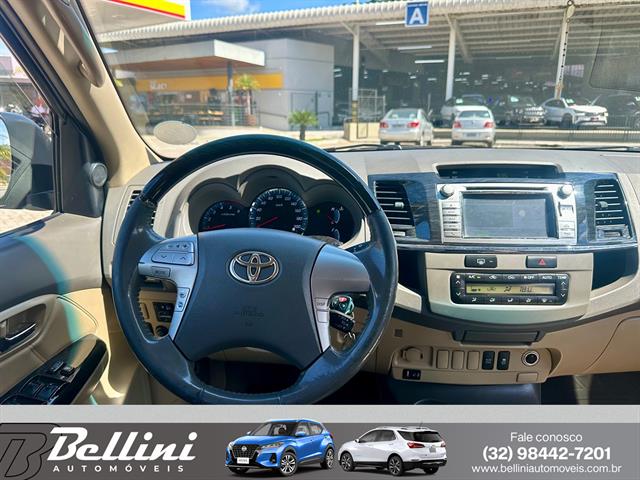 TOYOTA HILUX SW4 SRV D4-D 4X4 3.0 TDI DIES. AUT 2012