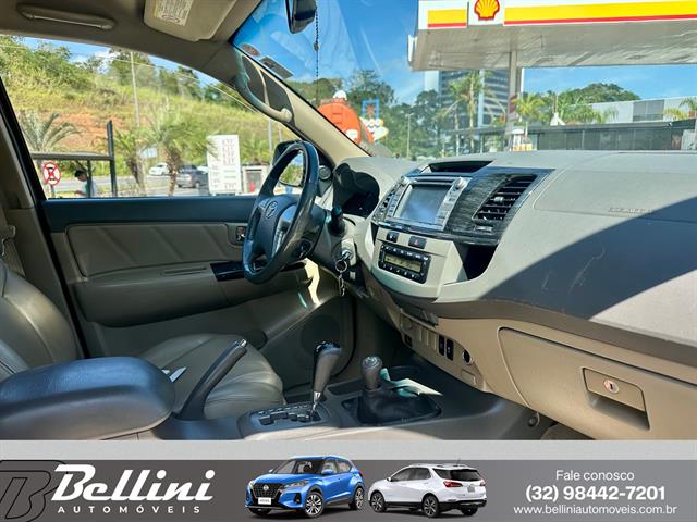 TOYOTA HILUX SW4 SRV D4-D 4X4 3.0 TDI DIES. AUT 2012