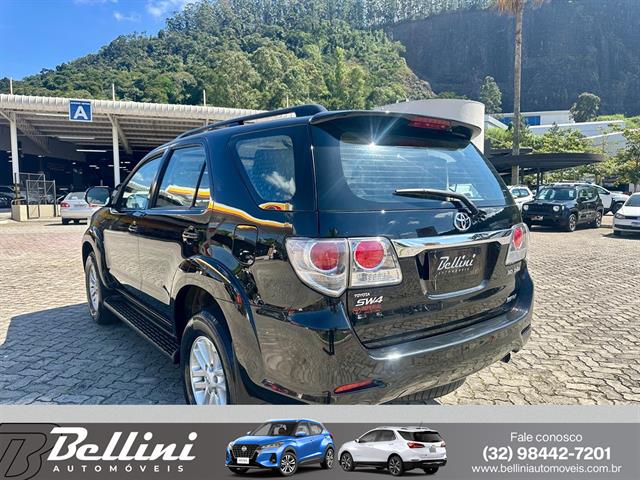 TOYOTA HILUX SW4 SRV D4-D 4X4 3.0 TDI DIES. AUT 2012