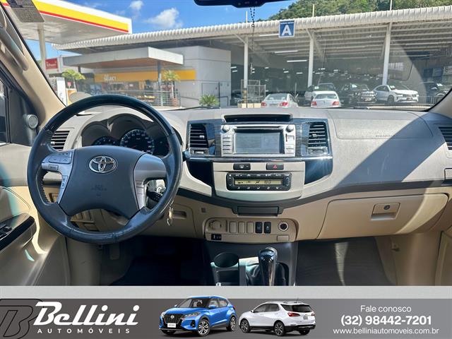 TOYOTA HILUX SW4 SRV D4-D 4X4 3.0 TDI DIES. AUT 2012